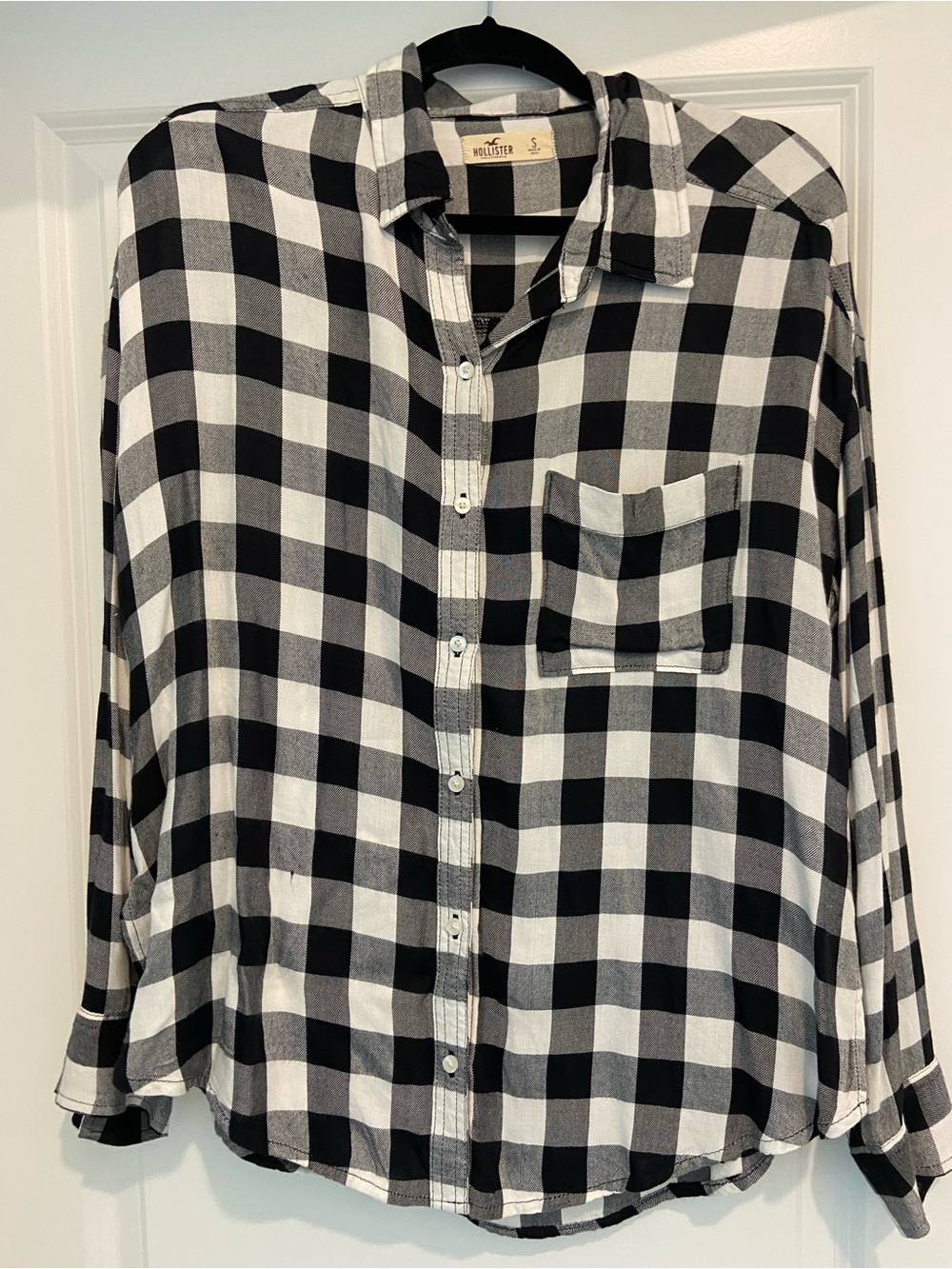 Hollister Black and White Flannel Button-Down Shirt